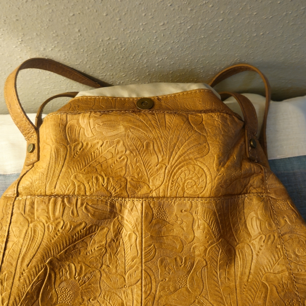 American Leather Co. Embossed Tan Shoulder Bag - Picture 6 of 9